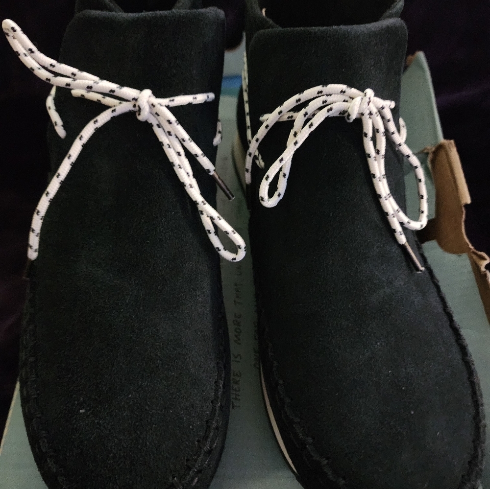 NWT TOMS SUEDE BLACK SHORT BOOT SIZE 8.5